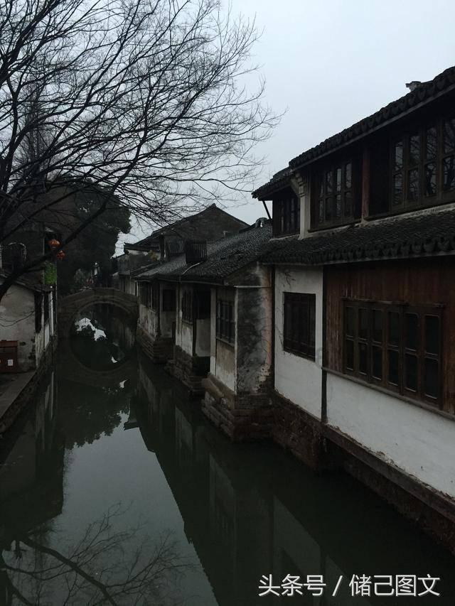 逃离粉红岛