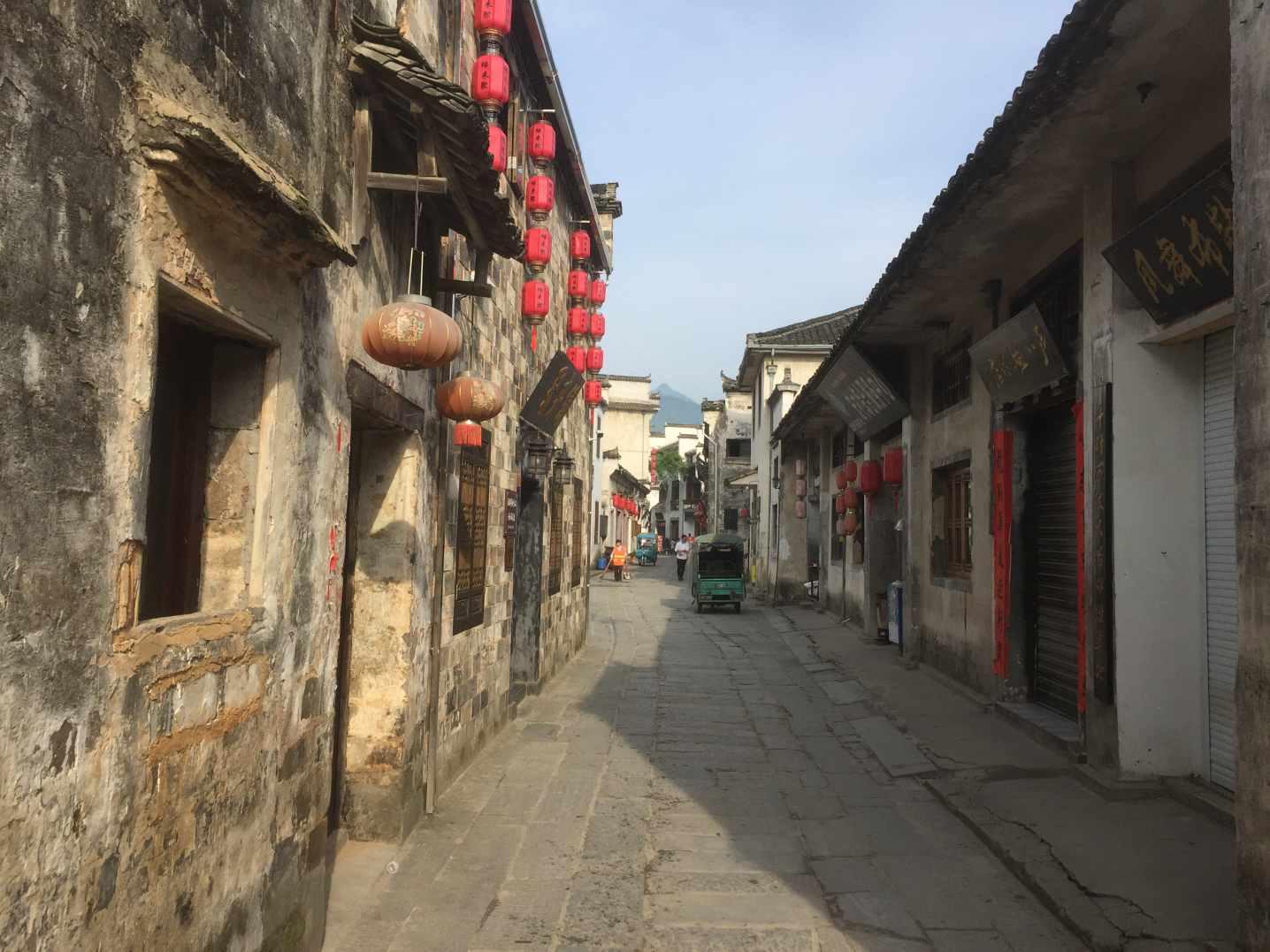在炸五花肉之前，为什么要在猪皮上扎上密集的小孔？游戏画面